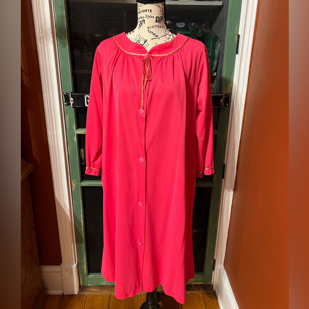 Sears & Roebuck Vintage Button Up Robe with Free Barrettes Bright Pink 💕